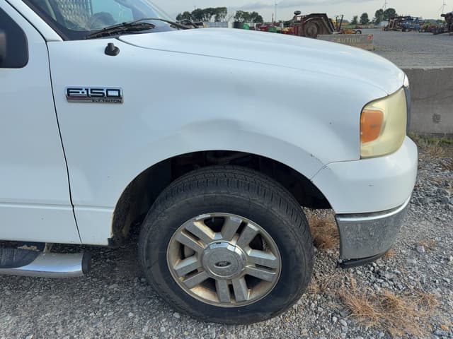 Image of Ford F-150 equipment image 4