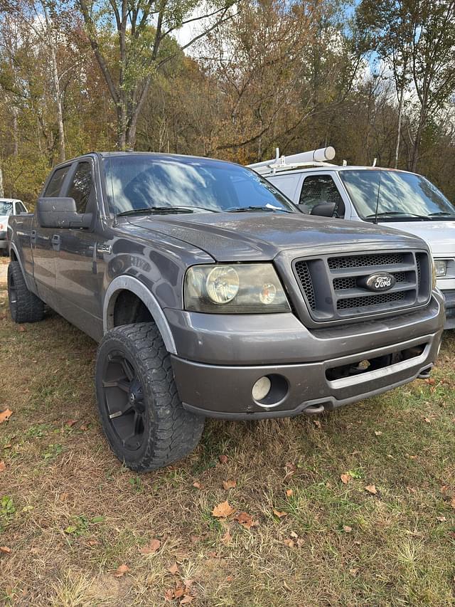 Image of Ford F-150 equipment image 1