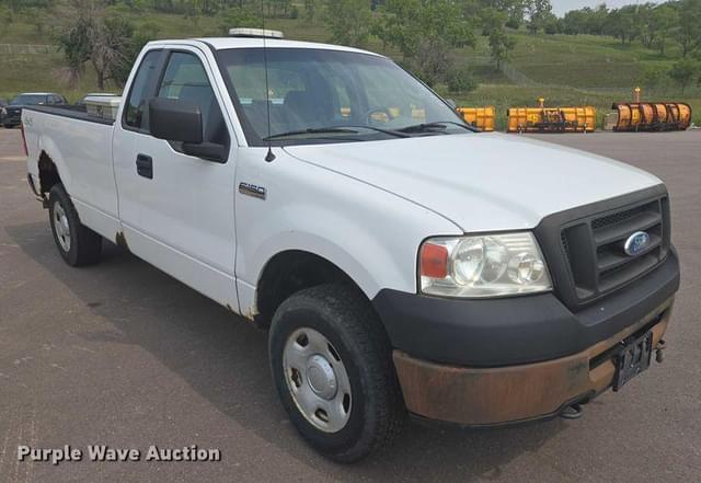Image of Ford F-150 equipment image 2