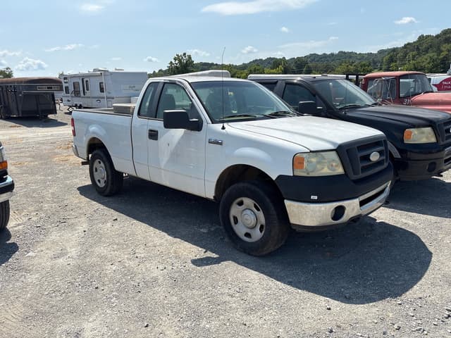 Image of Ford F-150 equipment image 3
