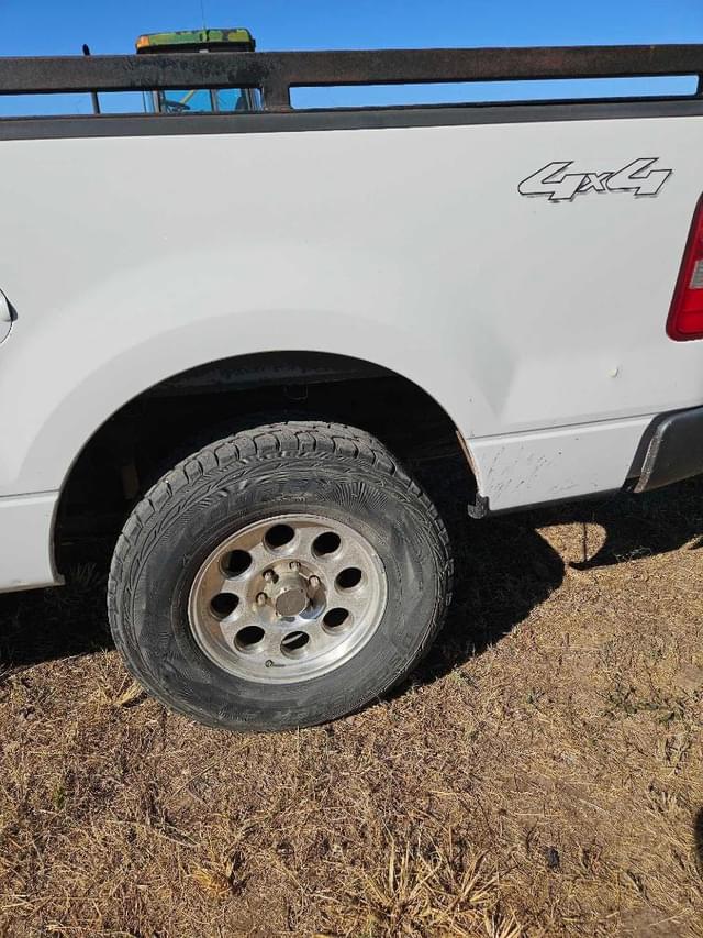 Image of Ford F-150 equipment image 4