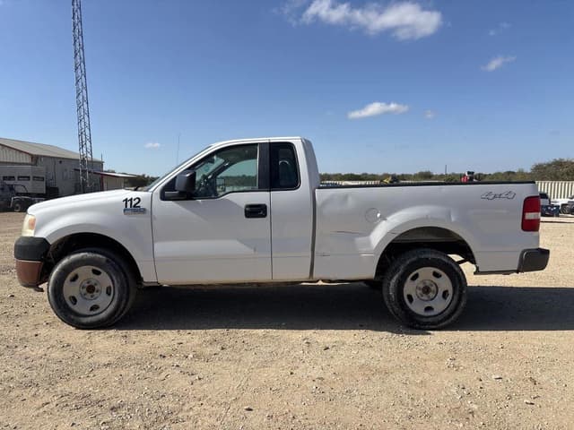 Image of Ford F-150 equipment image 1