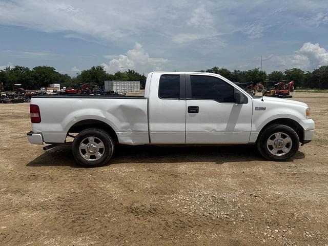 Image of Ford F-150 equipment image 4