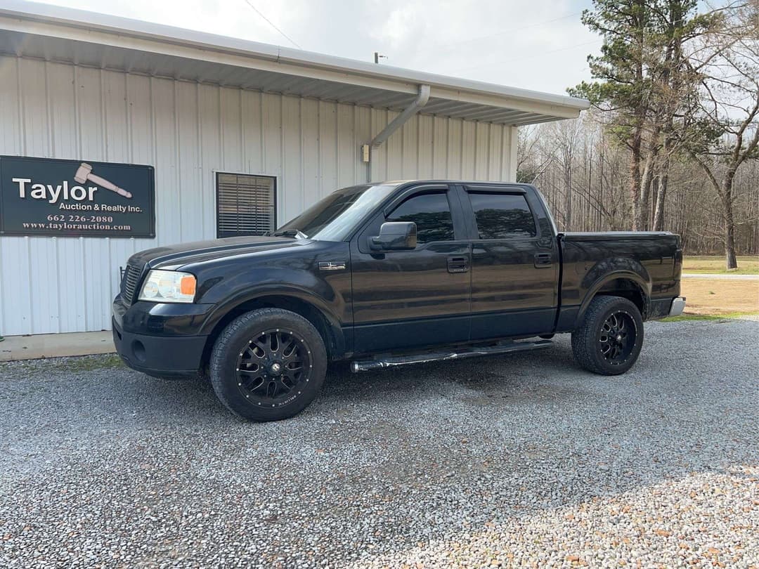 Image of Ford F-150 Primary image