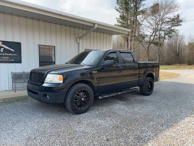 Image of Ford F-150 equipment image 1