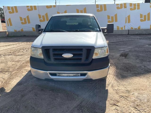 Image of Ford F-150 equipment image 1