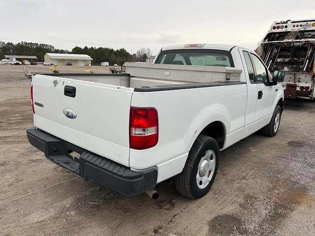 Image of Ford F-150 equipment image 4