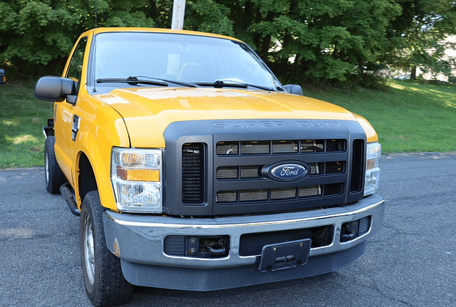 Image of Ford F-250 equipment image 2