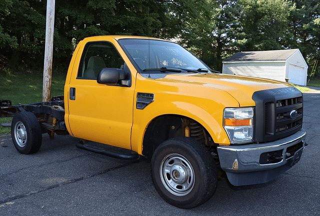 Image of Ford F-250 equipment image 3