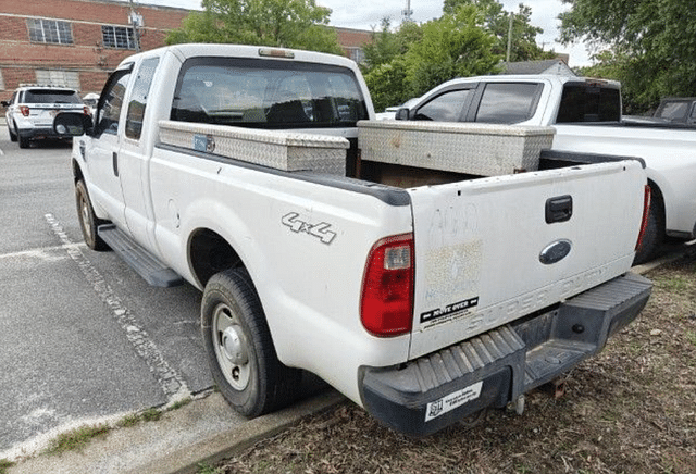 Image of Ford F-250 equipment image 1