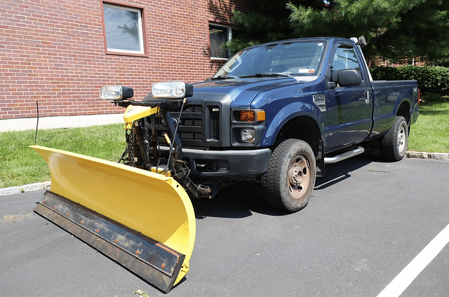 Image of Ford F-250 equipment image 1