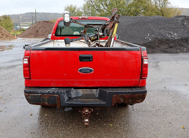 Image of Ford F-250 equipment image 3