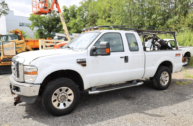 Image of Ford F-250 equipment image 1