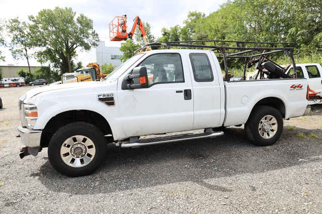 Image of Ford F-250 equipment image 4