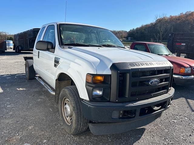 Image of Ford F-250 equipment image 2