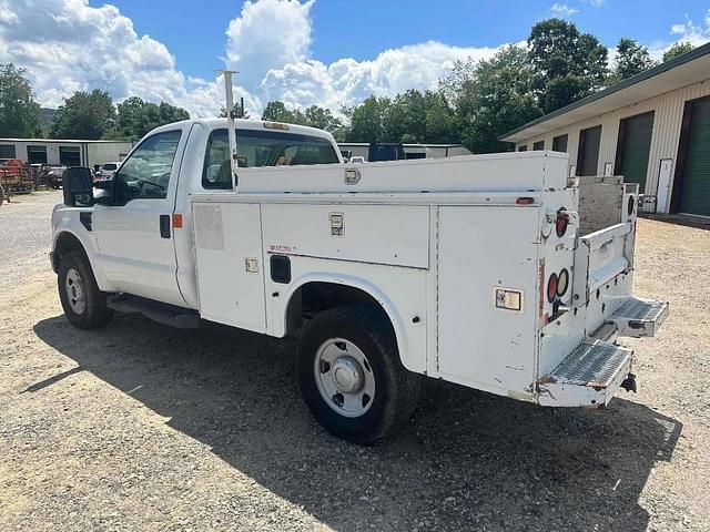 Image of Ford F-250 equipment image 2
