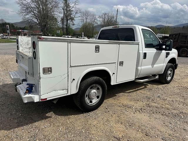 Image of Ford F-250 equipment image 3