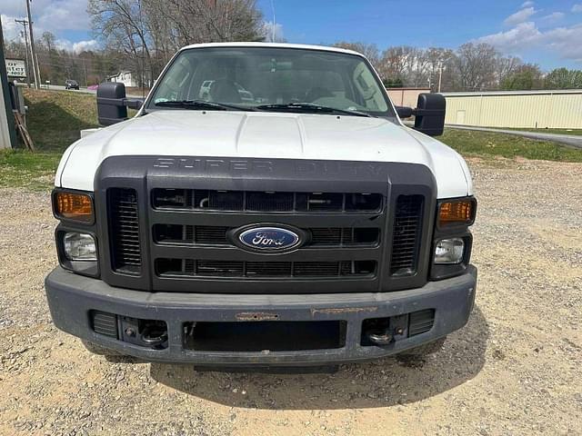 Image of Ford F-250 equipment image 2