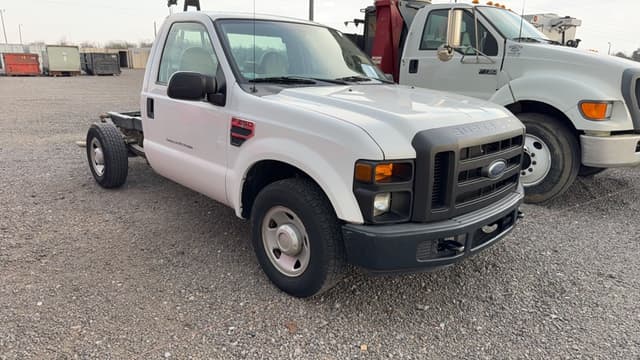 Image of Ford F-250 equipment image 2