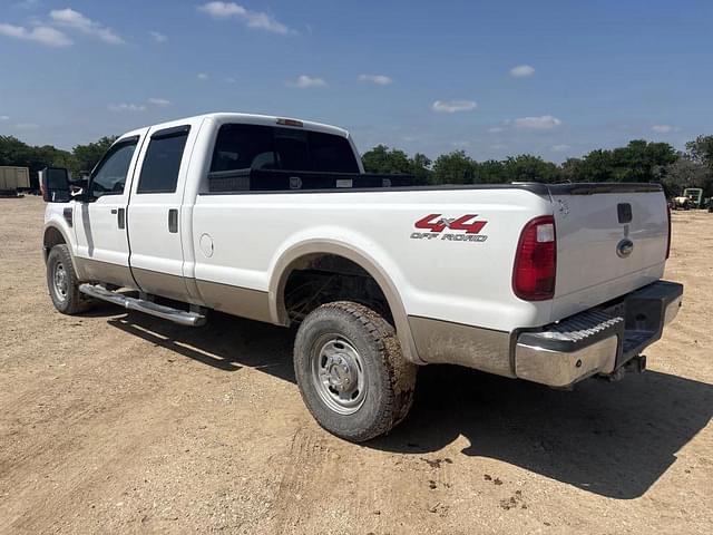 Image of Ford F-250 equipment image 2