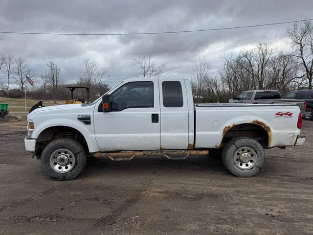 Image of Ford F-250 equipment image 1