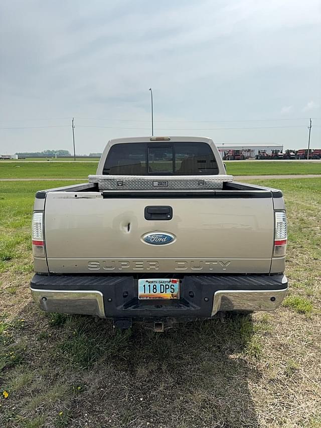 Image of Ford F-250 equipment image 3