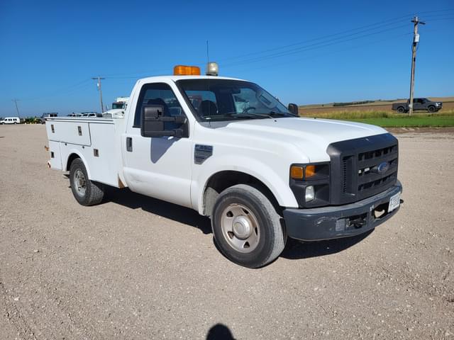 Image of Ford F-250 equipment image 1