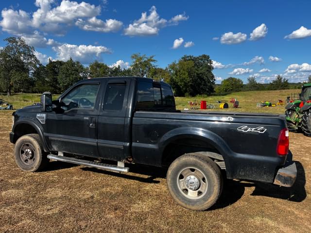 Image of Ford F-250 equipment image 1