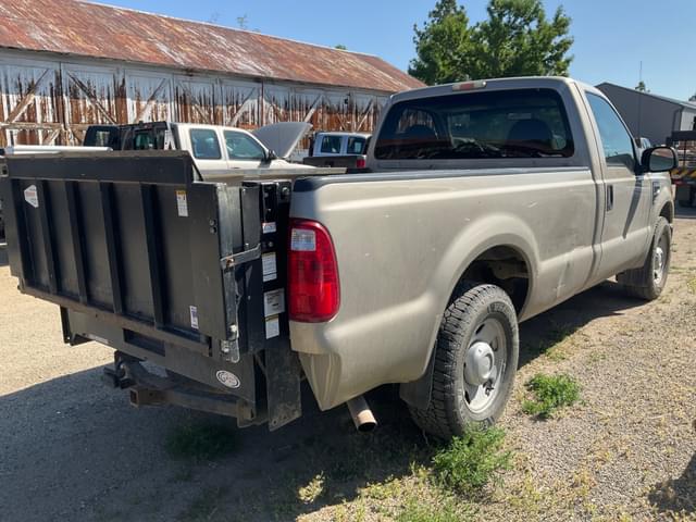 Image of Ford F-250 equipment image 3
