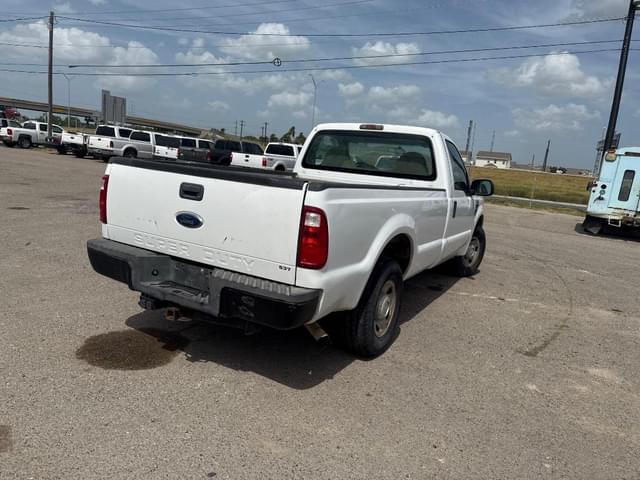 Image of Ford F-250 equipment image 4