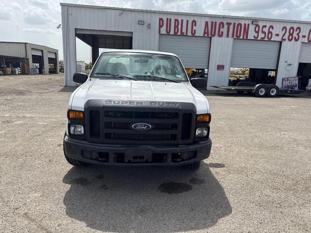 Image of Ford F-250 equipment image 2