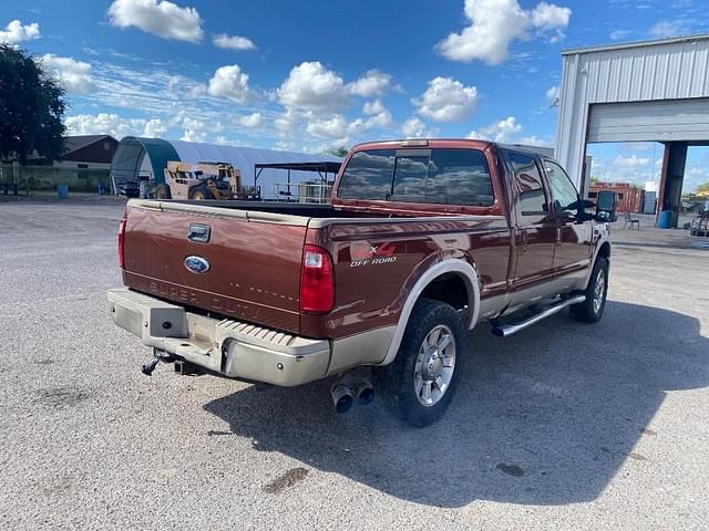 Image of Ford F-250 equipment image 3