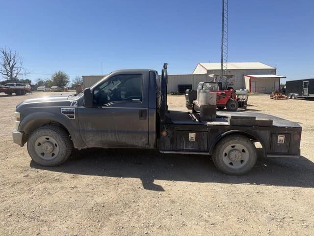 Image of Ford F-250 equipment image 1