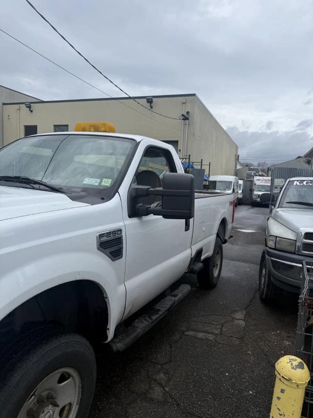 Image of Ford F-250 equipment image 3