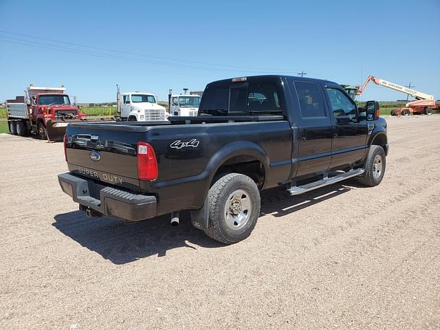 Image of Ford F-250 equipment image 2