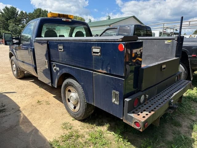 Image of Ford F-250 equipment image 3