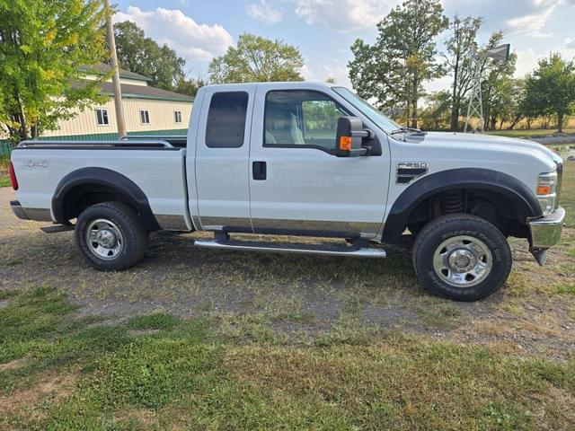 Image of Ford F-250 equipment image 1