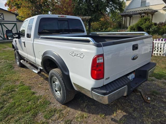 Image of Ford F-250 equipment image 4