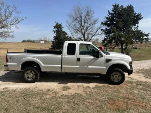 Image of Ford F-250 equipment image 3