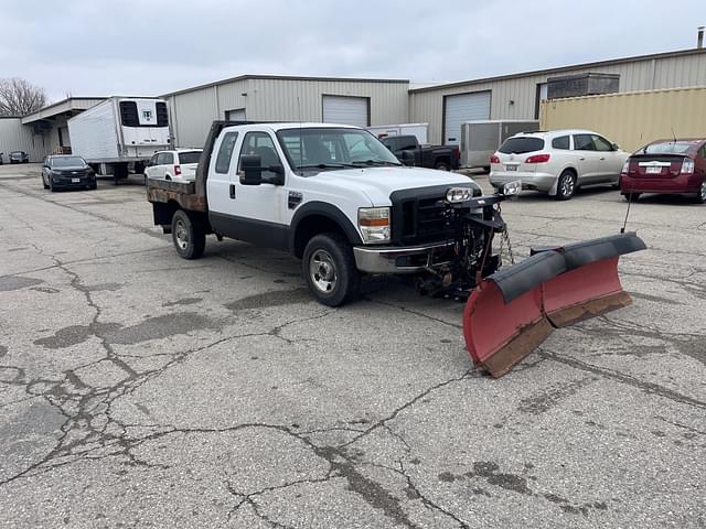 Image of Ford F-250 equipment image 2