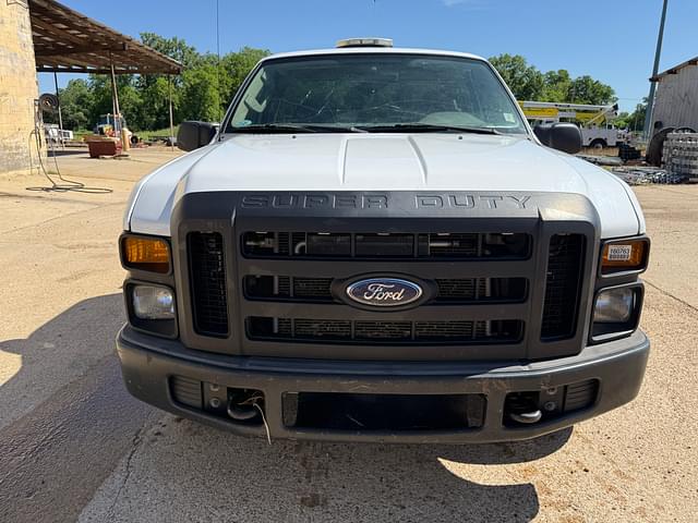 Image of Ford F-250 equipment image 1