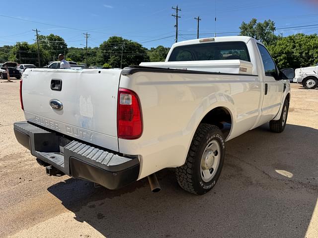 Image of Ford F-250 equipment image 4