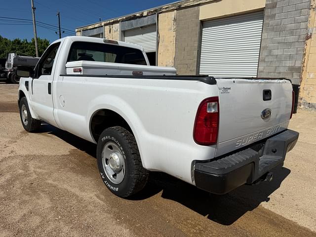 Image of Ford F-250 equipment image 3