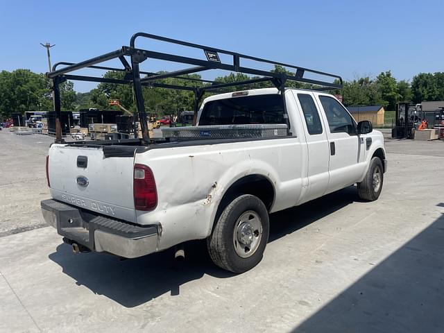 Image of Ford F-250 equipment image 2