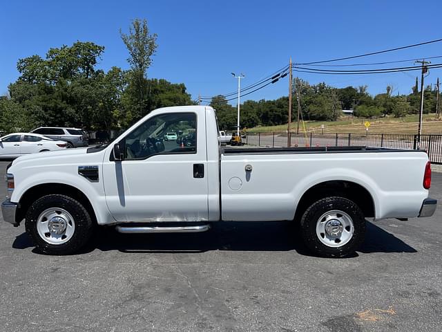 Image of Ford F-250 equipment image 2