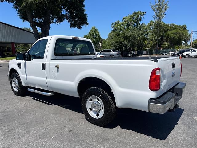 Image of Ford F-250 equipment image 3
