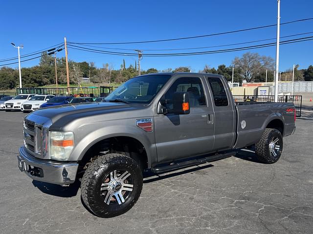 Image of Ford F-250 equipment image 1