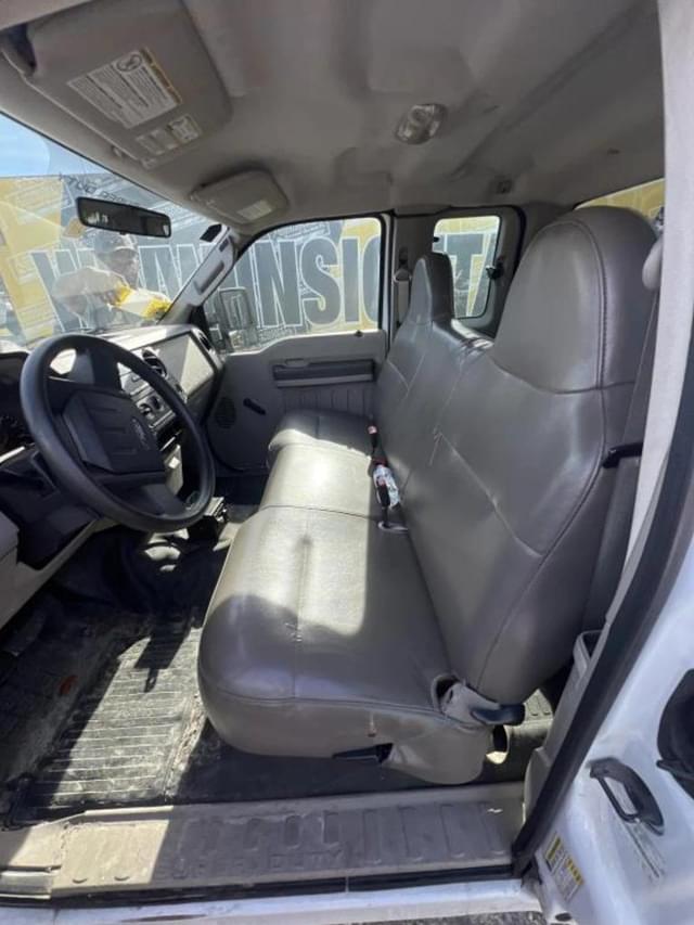 Image of Ford F-250 equipment image 4