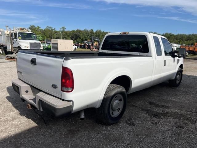 Image of Ford F-250 equipment image 2