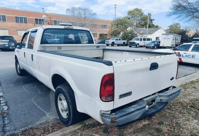 Image of Ford F-350 equipment image 1